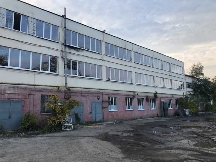 Продажа 3-х эт. здания 1263 м2 под производство на Котлова 183 - фото 1