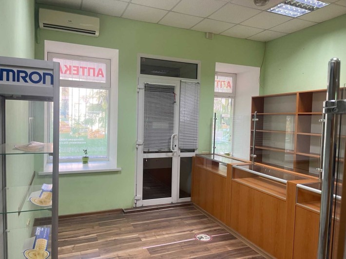 Продам фасадное помещение в р-не Нового рынка. - фото 1