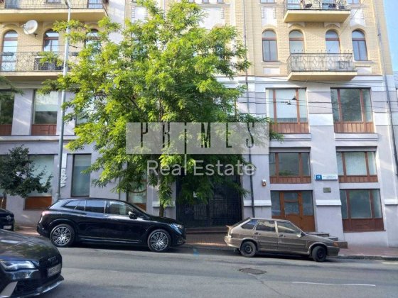 Продаж фасадного приміщення, вул. Софіївська, 12, Центр Киев