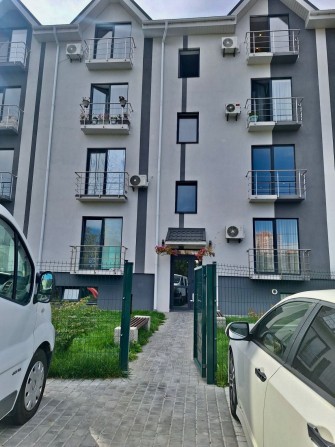 Продаж комерційної нерухомості по вулиці Осіння 71. Цоколь. - фото 1