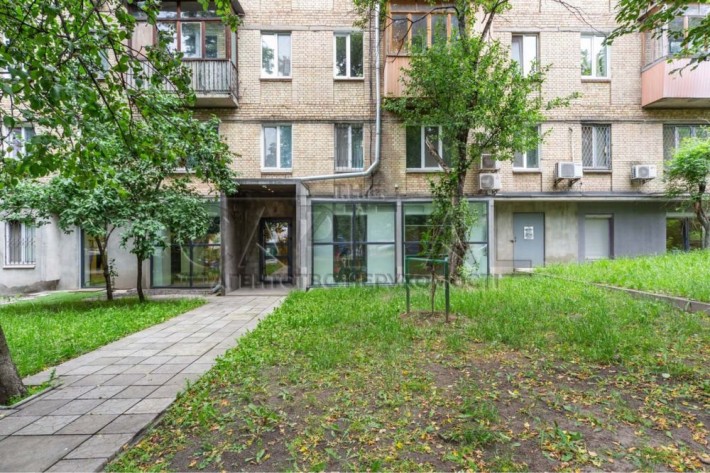 Продажа фасад комерции (270,5м2) Печерск  ,Джона Макейна , ТОРГ!!! - фото 1