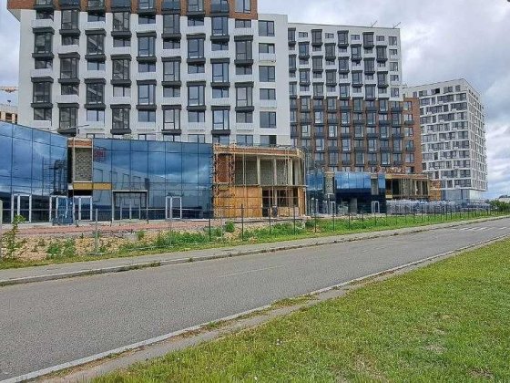 Комерційне приміщення 463 м²   в ЖК Lucky Land, фасад. ТРЦ Лавина. Киев