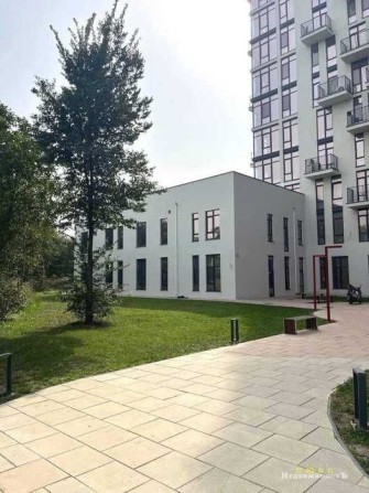 Продам 2х пов. окреме комерційне приміщення Простір на Радісній, 601 м - фото 1