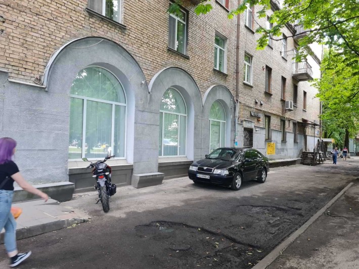 Продаж Фасадного Приміщення 395 кВ.м ! Святошино-Нивки ! - фото 1