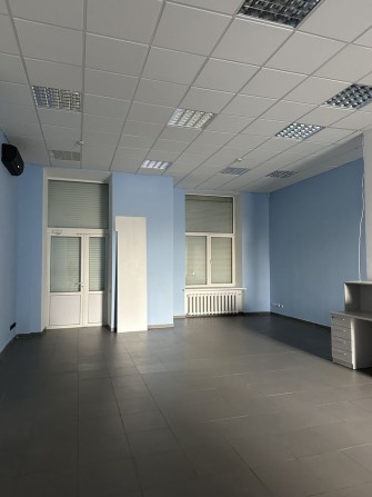 Продаж без комісії Волинська Нежитлове приміщення фасад Волинська 10 - фото 1