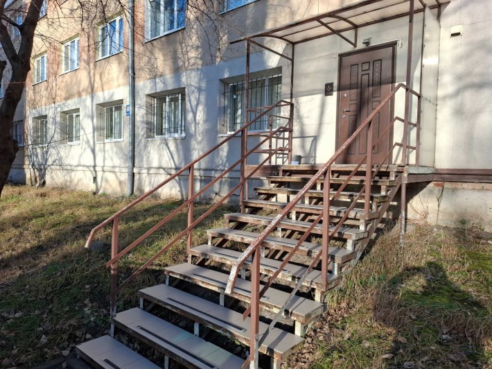 Продаж магазин, офіс в. Тютюнників з окремим фасадним входом - фото 1