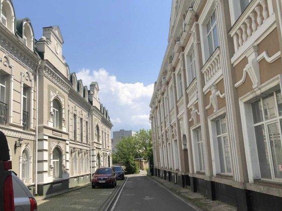 Продаж окремої будівлі ТОП у центрі Києва вул. Златоустівська, 23а Киев