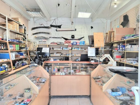 Продам 2-х этажный магазин на Авторынке Успех .   Уместен ТОРГ!!! Одесса