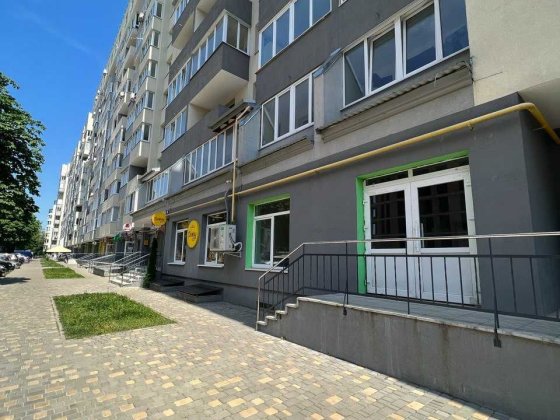 Продаж фасадного торгового приміщення по вул. Тернопільська, 21к Львів