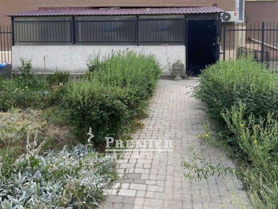 Продам комерційне приміщення з ремонтом на Висоцького.