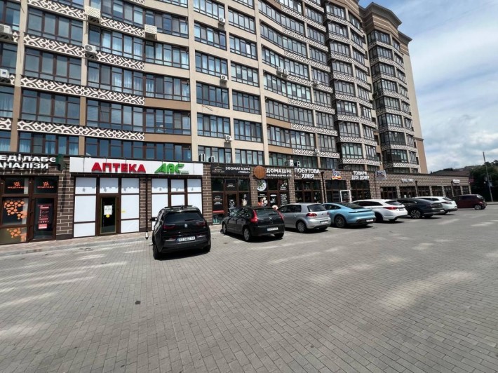 Комерція в центрі, панорамні вікна, 80 м2 - фото 1