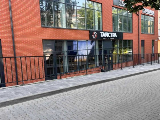 Довгострокова оренда комерційного приміщення на Озерній, фасадна Хмельницький