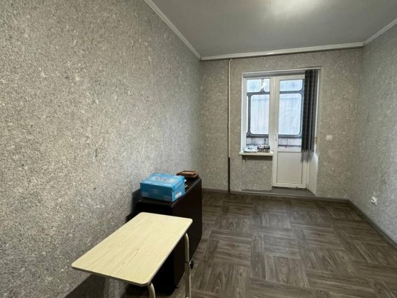 1 поверх, центр, 3 кабінети