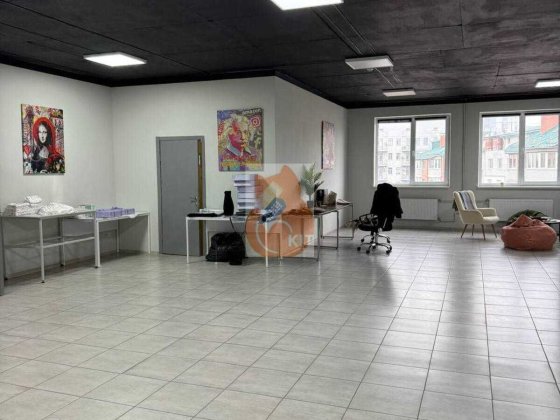 Світле приміщення open space
Якісний ремонт, окремий санвузол. Хмельницький