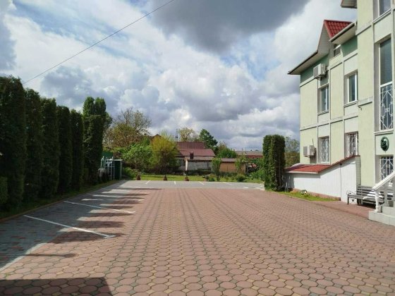 Здається на довгострокову оренду затишне просторе приміщення Хмельницький