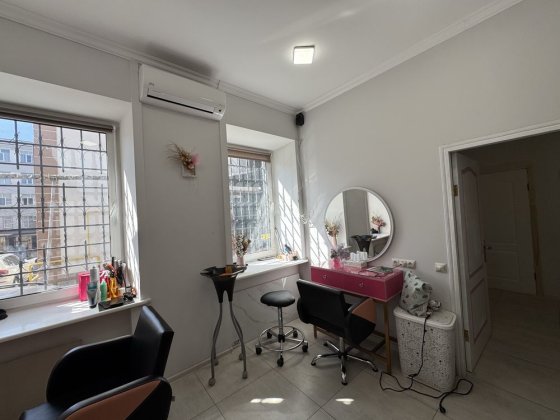 Оренда.! Кабінет 15м2 у салоні краси. Центр Вінниці. Михайлівці