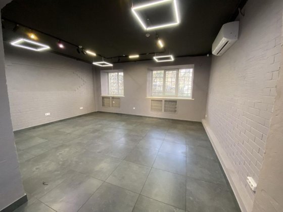 Оренда топової фасадної комерції в Центрі, 75 м2 Хмельницький