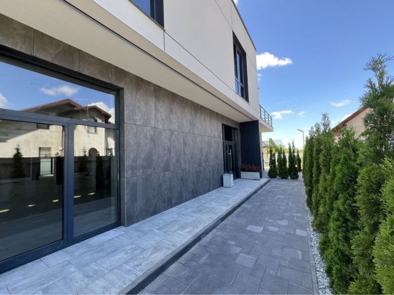 Оренда комерційних приміщень неподалік Баобабу Рованці