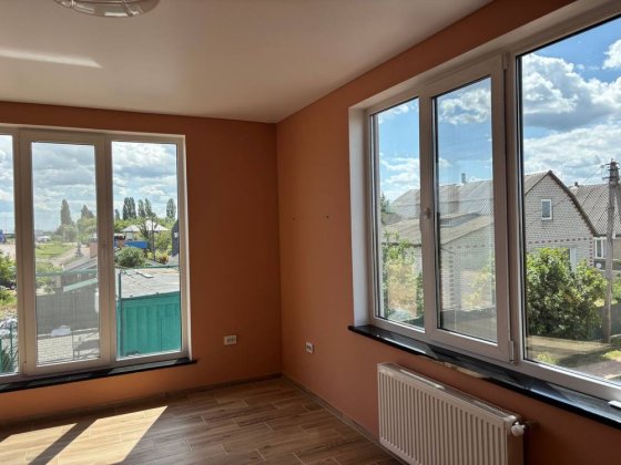 Приміщення під оренду Черняхів