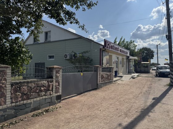 Оренда приміщення під магазин, склад, тощо. Черняхів Черняхов