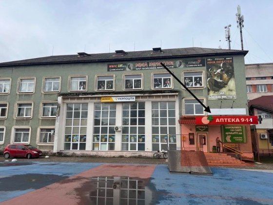 Здам в оренду фасадне комерційне приміщення у центрі Тячіва Тячев