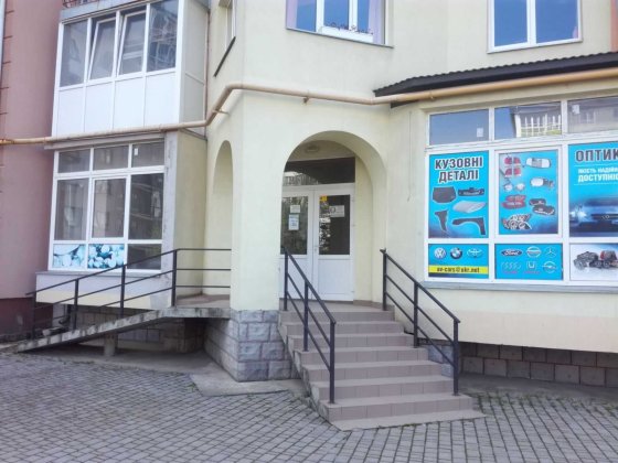 Оренда приміщення 68кв.м + підвал 68кв.м. район Льодової арени Криховцы