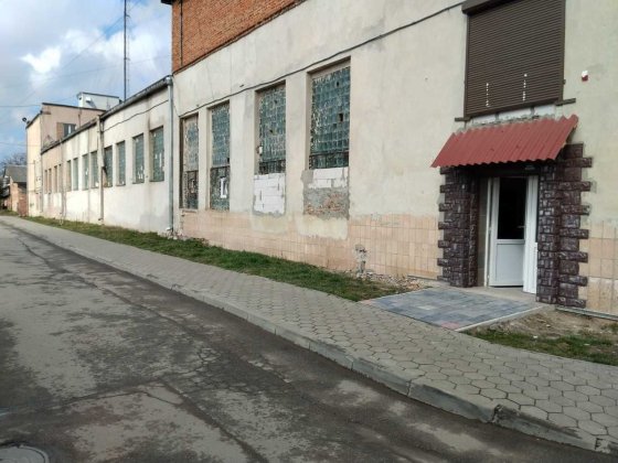 Здається в оренду комерційне приміщення у с. Микитинці Микитинці