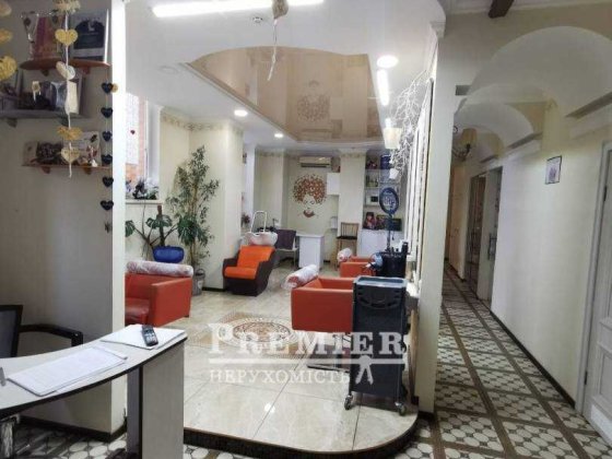 Продам комерційне приміщення на Бочарова!