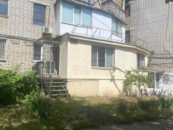 Продажа фасадного коммерческого помещения в Черноморске Одеса