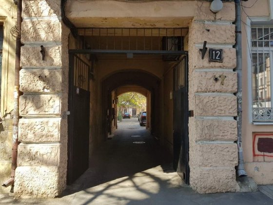 Продам Базарная 12 нежилое помещение в центре города