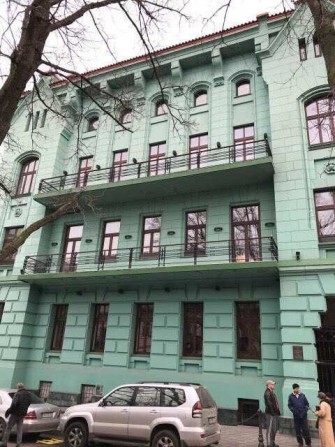 Здание в Центре Одессы. Улица Преображенская - переулок Некрасова. - фото 1