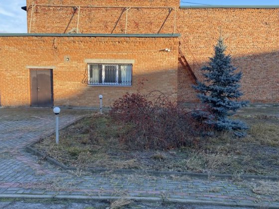 Будівля для бізнеса Гнівань