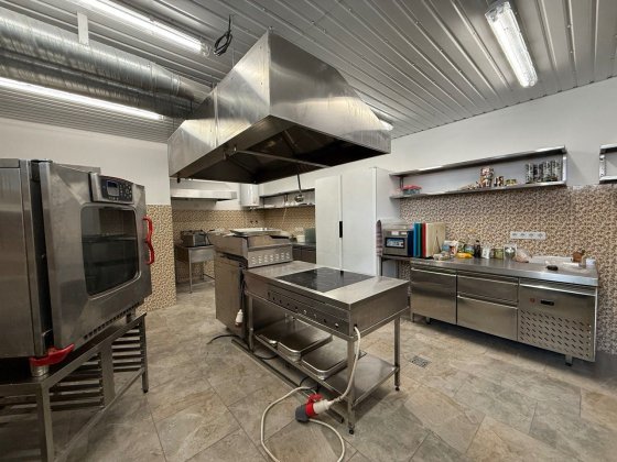 Фасад. Оренда Укомплектованого РЕСТОРАНУ-Кафе 220м2. Милая