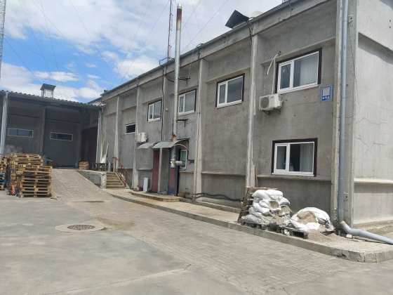 Оренда утепленого капітального складу з стелажною системою і офісом Новое