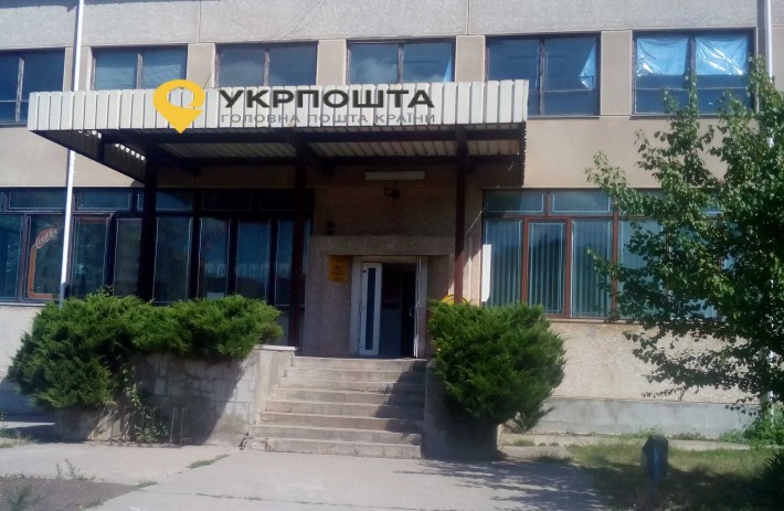Центр, 1 пов, 80.4 м2, вул. Соборності України, 39 - фото 1
