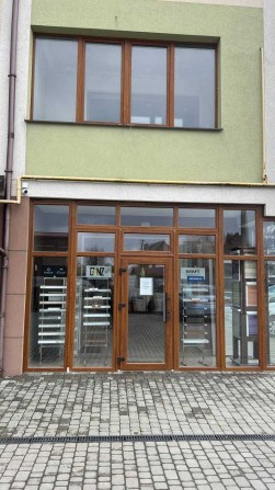 Здається в оренду сучасне комерційне приміщення в центрі м. Пустомити! - фото 1