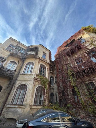 Продам будинок в Одесі. Ідеально під корпус інституту чи готель. - фото 1