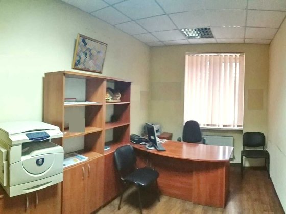 Центр.  отдельно стоящее здание  внутри двора Одесса