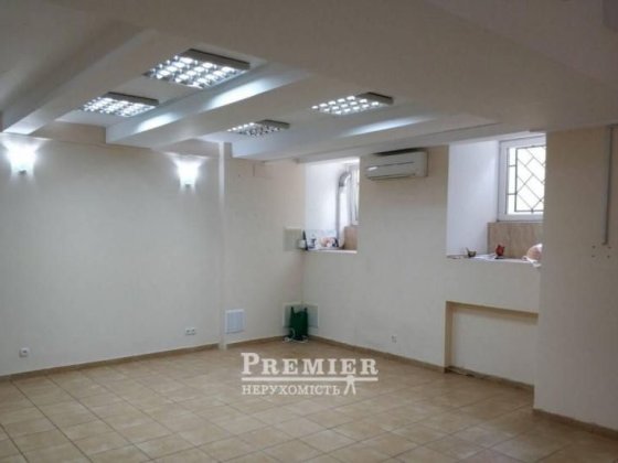 Комерційне приміщення у центрі з фасадним входом, 88 кв м Одесса