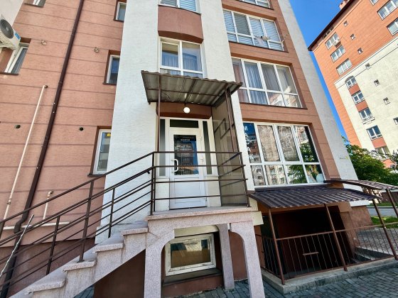 Готовий офіс або салон у ЖК Калинова Слобода 40 м2 Крихівці