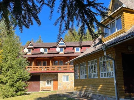 Діючий Готель в с.Микуличин Микуличин