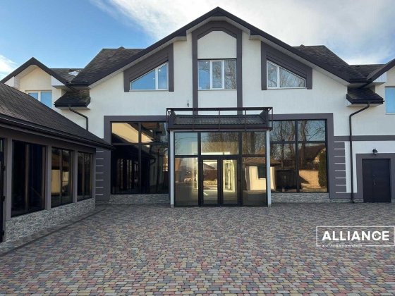 Приміщення в першій лінії на вїзді в Івано-Франківськ Угринов