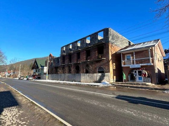 Комерційна нерухомість у Карпатах – 1850 м², центр Ворохти! Ворохта