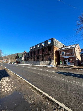 Комерційна нерухомість у Карпатах – 1850 м², центр Ворохти! - фото 1