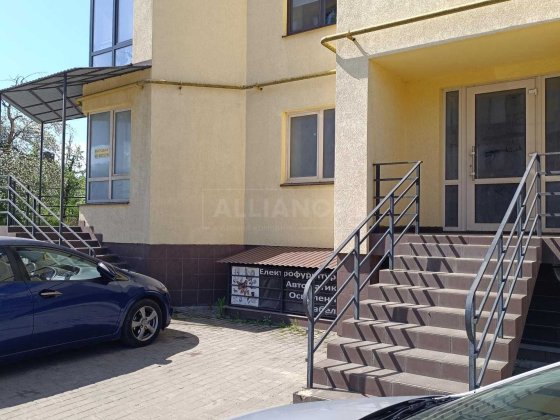 продаж комерційного приміщення вільного призначення Микитинці