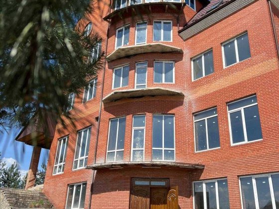 Комерційне приміщення для оздоровчого комплексу або готелю Драгомирчаны