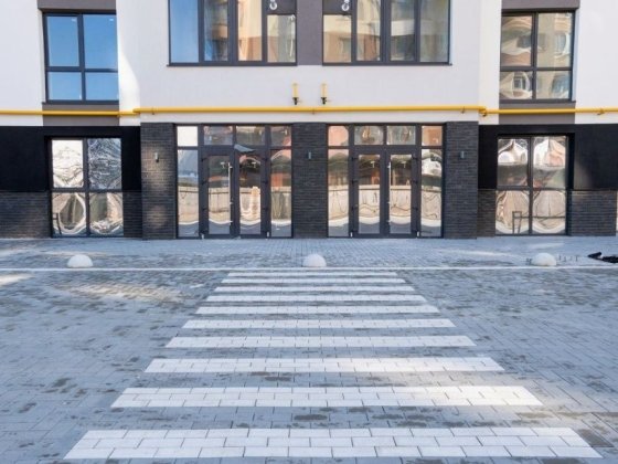 Приміщення під аптеку, медзаклад чи навчальний заклад, банк, пивмаркет Підлужжя