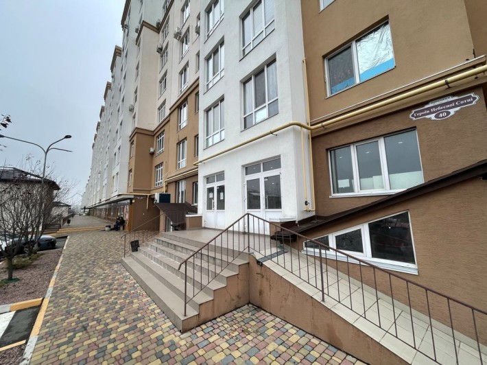 93 м2 комерція фасад приміщення продаж оренда офіс спа салон бюті - фото 1