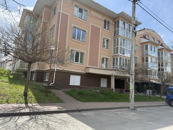 Продаж окремого приміщення з пандусом та своїм входом Ворзель