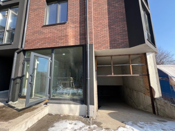 Без% Продам комерційне приміщення, Чабани, фасад РОЗСТРОЧКА Чабаны